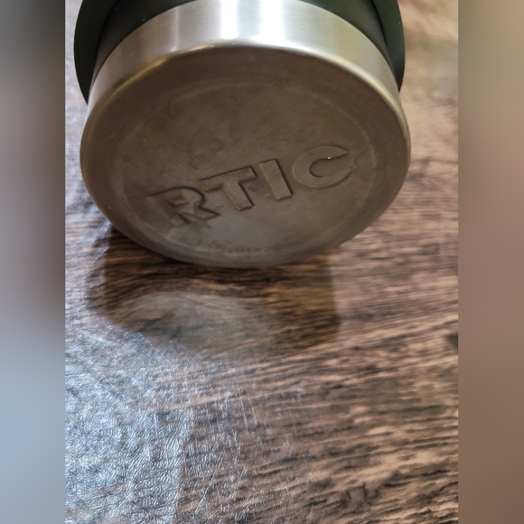 RTIC 24oz. Tumbler w/ Metal Straw and Removable Handle - Picture 5 of 7